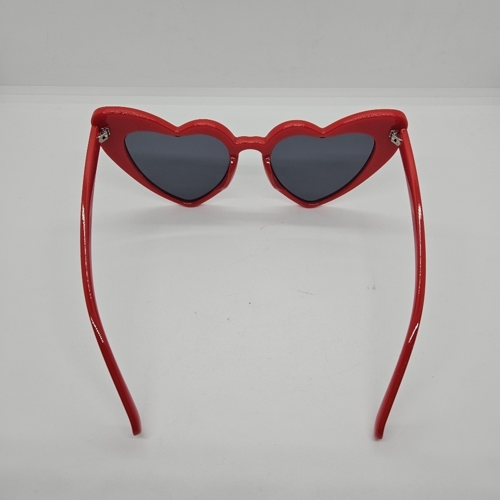 red plastic heart shaped sunglasses - Picture 2 of 2
